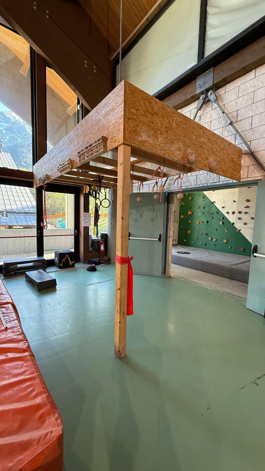 Area training con travi e corpo libero